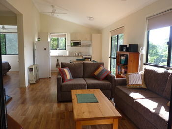 Bellthorpe Stays - Accommodation in Brisbane 16