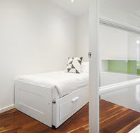 Melbourne Holiday Apartments Flinders Wharf - Accommodation in Brisbane