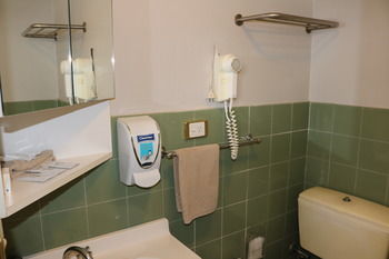The Hermitage Motel - Accommodation in Brisbane 0