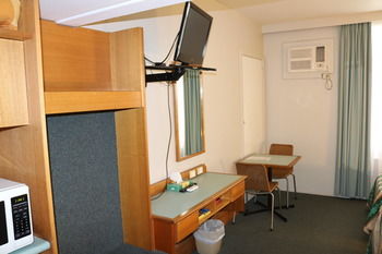 The Hermitage Motel - Accommodation in Brisbane 8