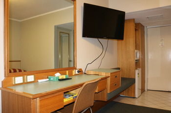 The Hermitage Motel - Accommodation in Brisbane 9