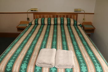 The Hermitage Motel - Accommodation in Brisbane 11