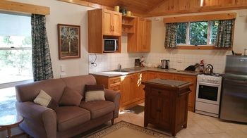 Copeland Cabins - Accommodation in Brisbane 12