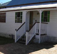 A Pine Cottage - Accommodation in Brisbane