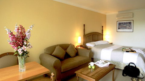 Best Western Plus The Tudor Box Hill - Accommodation in Brisbane 1