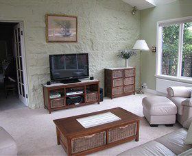 Crescentfield Cottage - Accommodation in Brisbane 4