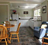 Thelma Retreat - Accommodation in Brisbane