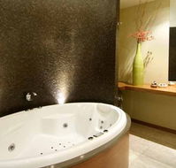 Hepburn Spa Pavilions - Saffron - Accommodation in Brisbane