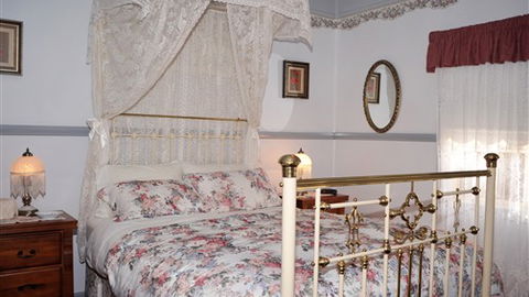Cuddledoon Cottages B&B - Accommodation in Brisbane 0