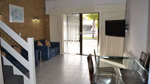 Lake Edge Resort - Accommodation in Brisbane 1