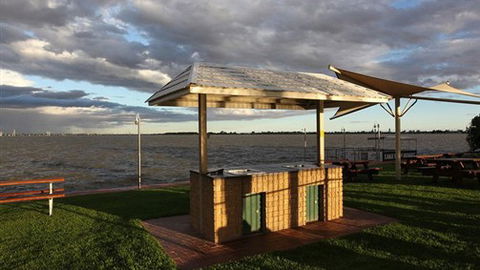 Lake Edge Resort - Accommodation in Brisbane 4