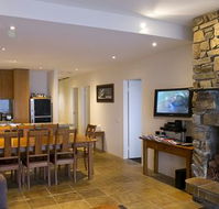 Alpine Woodsmoke Apartments - Accommodation in Brisbane