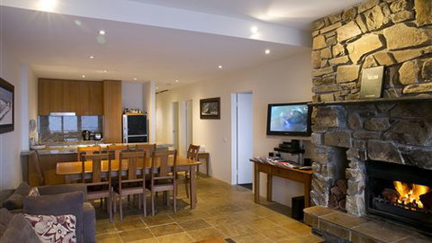 Alpine Woodsmoke Apartments - Accommodation in Brisbane 0