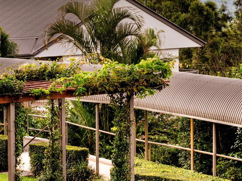 Mercure Clear Mountain Lodge Spa And Vineyard - Accommodation in Brisbane 4