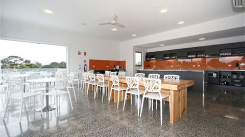 The Island Accommodation - Phillip Island YHA - Accommodation in Brisbane 4