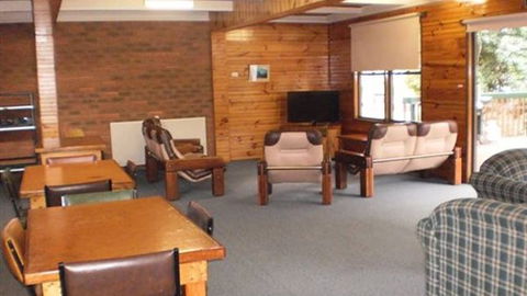 Feathertop Chalet - Accommodation in Brisbane 4