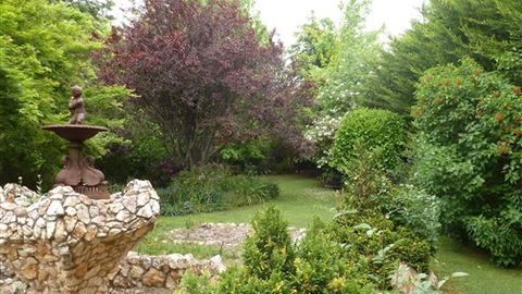 Annie's Garden Retreat - Accommodation in Brisbane 3
