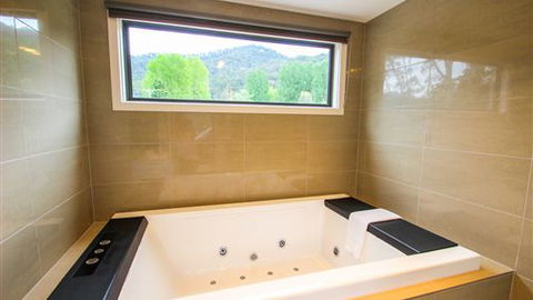 The BASE Luxury Villas - Accommodation in Brisbane 5