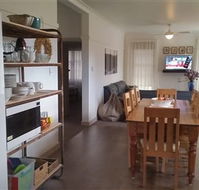 Lakeside Vista Holiday House - Accommodation in Brisbane
