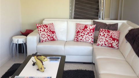 Cypress Drive Townhouse - Accommodation in Brisbane 5