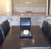 Anchorage by the Lake - Accommodation in Brisbane