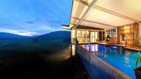 Feathertop Chateau - Accommodation in Brisbane 0