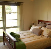 Manners in Mulwala - Accommodation in Brisbane