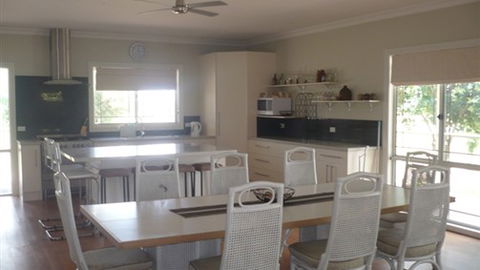 Yarrasackawonga - Accommodation in Brisbane 2