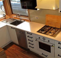 Wallace's - Crystal Creek Chalet 1 - Accommodation in Brisbane