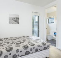 Serenity Torquay Ocean View Luxury Beachfront - Accommodation in Brisbane