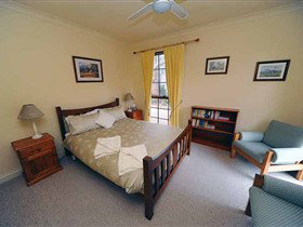 Coach House St Helens Cottages - Accommodation in Brisbane 2