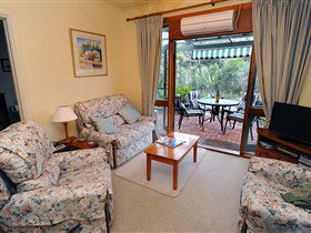 Coach House St Helens Cottages - Accommodation in Brisbane 1