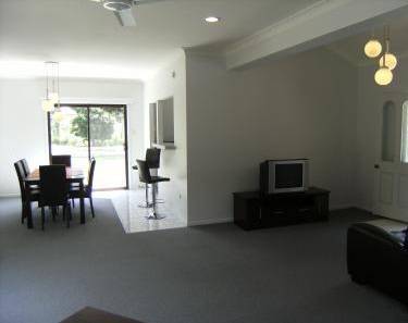 A Beach 'N Reef Motel - Accommodation in Brisbane 0