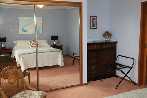 Adrienne's Place On The Hill - Accommodation in Brisbane 1