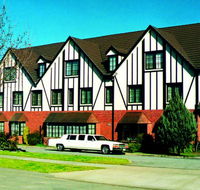Albury Manor House - Accommodation in Brisbane