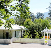 Amelina Cottages - Accommodation in Brisbane
