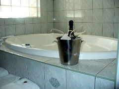 Charles Rasp Motor Inn - Accommodation in Brisbane 2