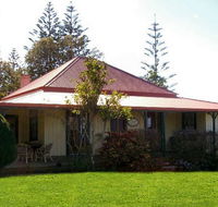 Christian's of Bucks Point - Accommodation in Brisbane
