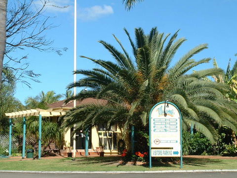 Coastal Palms Holiday Park - Accommodation in Brisbane 3