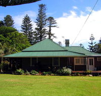 Cobbys of Crystal Pool Holiday Heritage Cottage - Accommodation in Brisbane