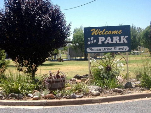 Country Club Caravan Park - Accommodation in Brisbane 0