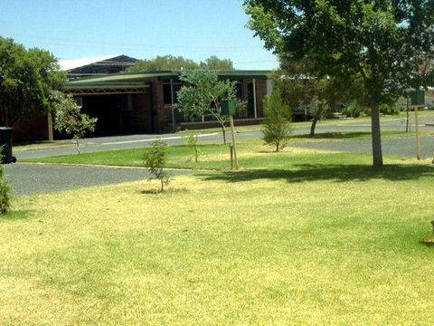 Country Club Caravan Park - Accommodation in Brisbane 3