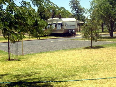 Country Club Caravan Park - Accommodation in Brisbane 4