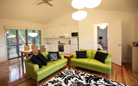 Dalrymples Guest Cottages - Accommodation in Brisbane 2