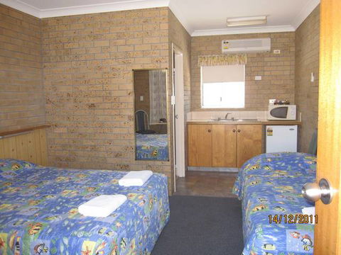 Dragon Phoenix Resort & Restaurant - Accommodation in Brisbane 2