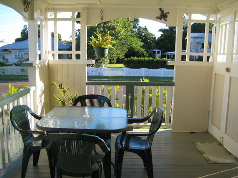 Eco Queenslander Holiday Home - Accommodation in Brisbane 8