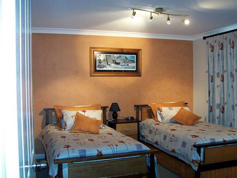 Elm Cottage - Tumut - Accommodation in Brisbane 0