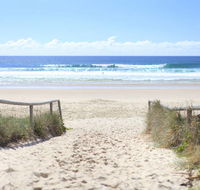 Golden Riviera Beach Resort - Accommodation in Brisbane