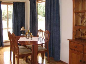 Macburn Self Contained Cottages, Dog Friendly - Accommodation in Brisbane 1