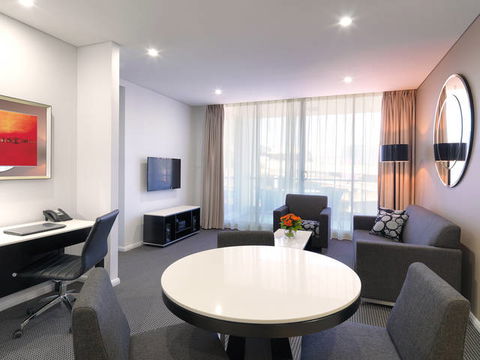 Meriton Serviced Apartments - North Ryde - Accommodation in Brisbane 1